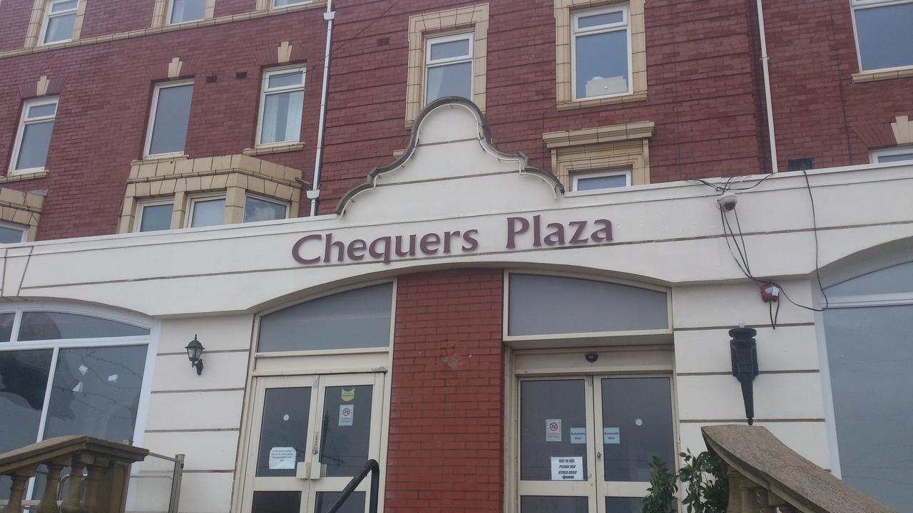بلاكبول Chequers Plaza Hotel المظهر الخارجي الصورة